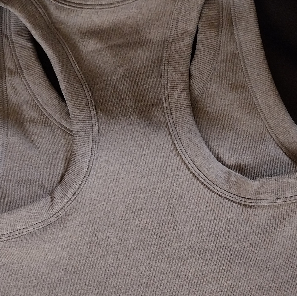 Brand New Ribbed Seamless Top - Picture 6 of 7